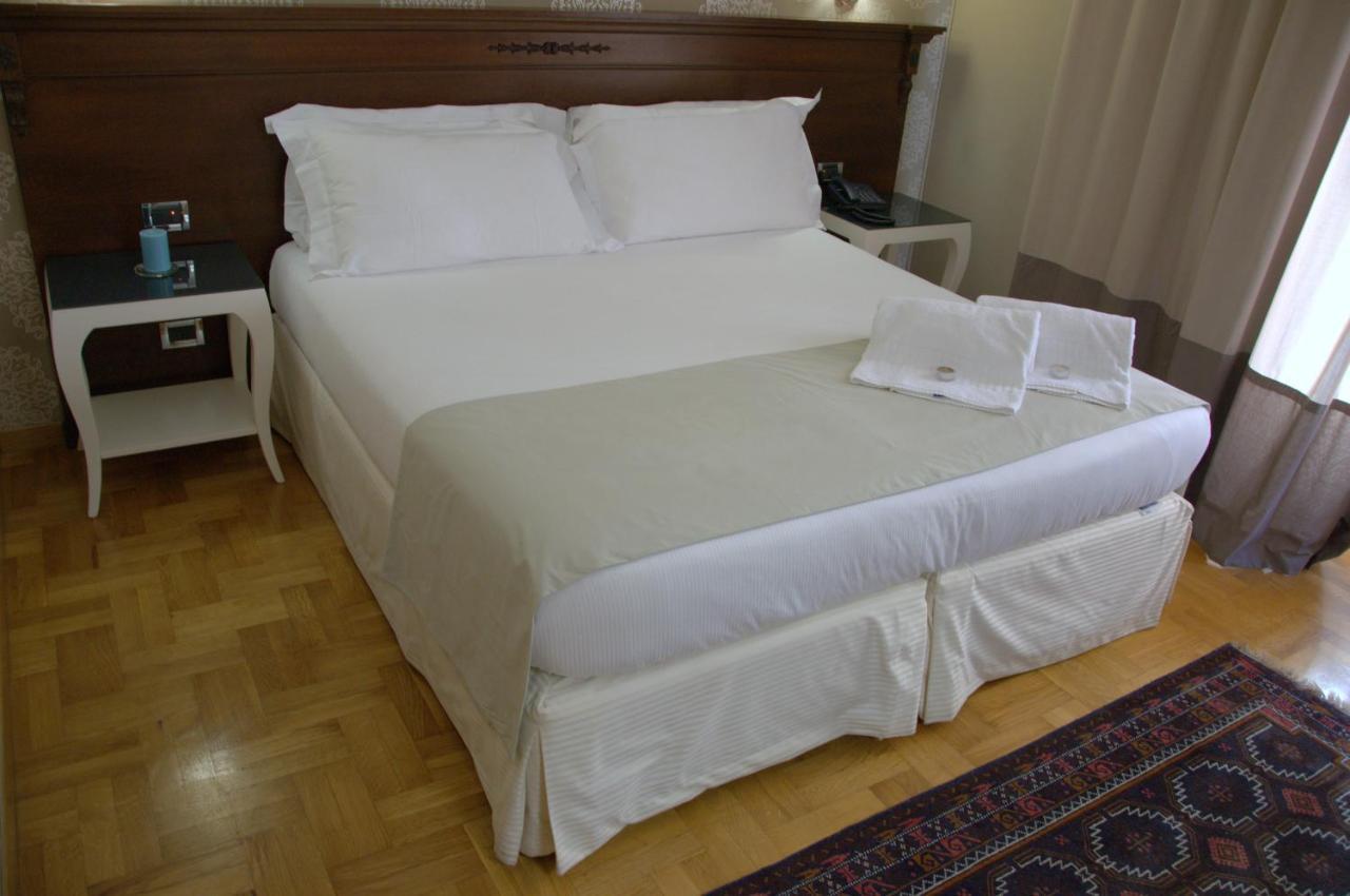 Smart Hotel Gallery House Palermo Esterno foto