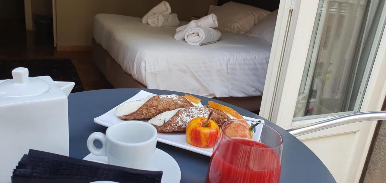 Smart Hotel Gallery House Palermo Esterno foto