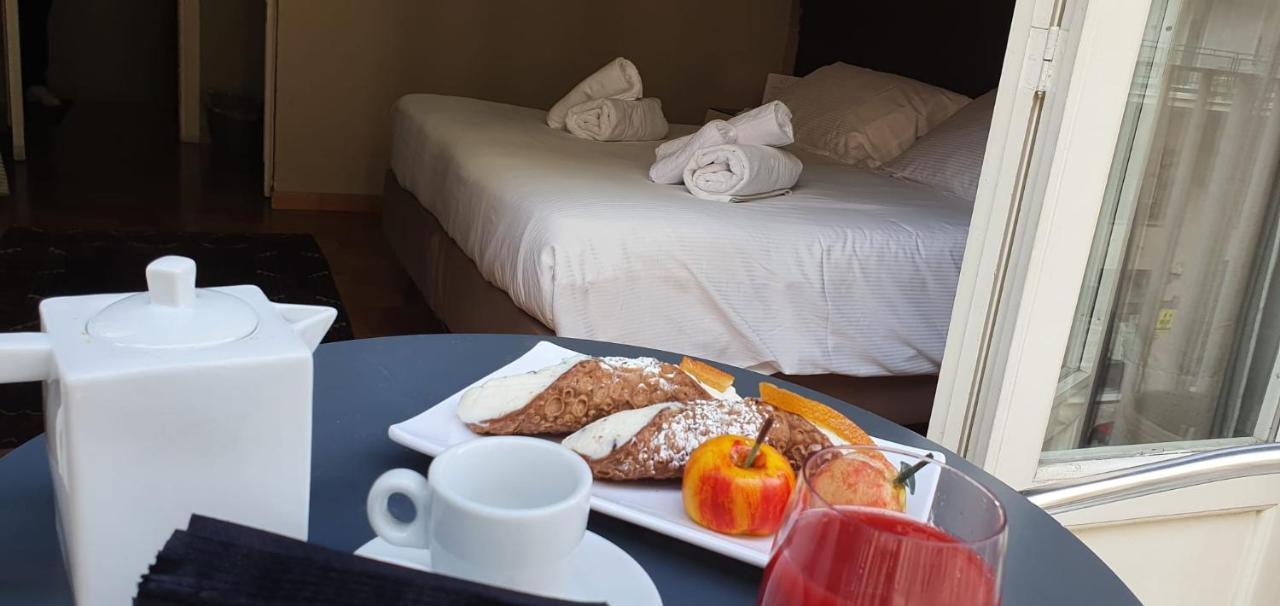Smart Hotel Gallery House Palermo Esterno foto